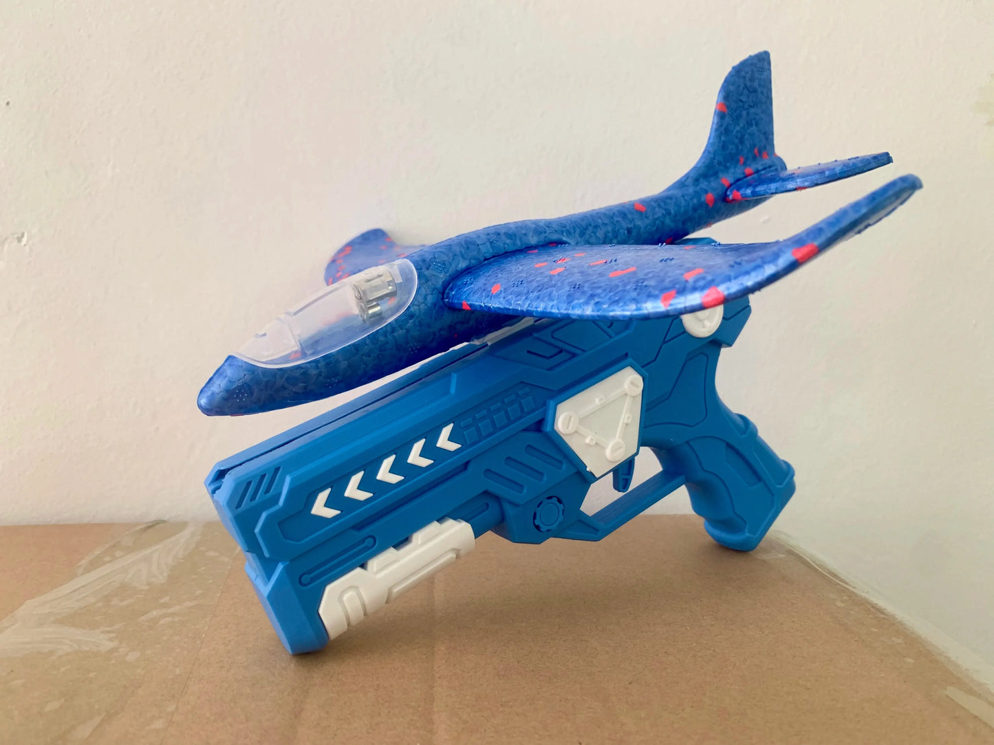 LED Airplane Catapult – Launch, Loop & Race Foam Planes