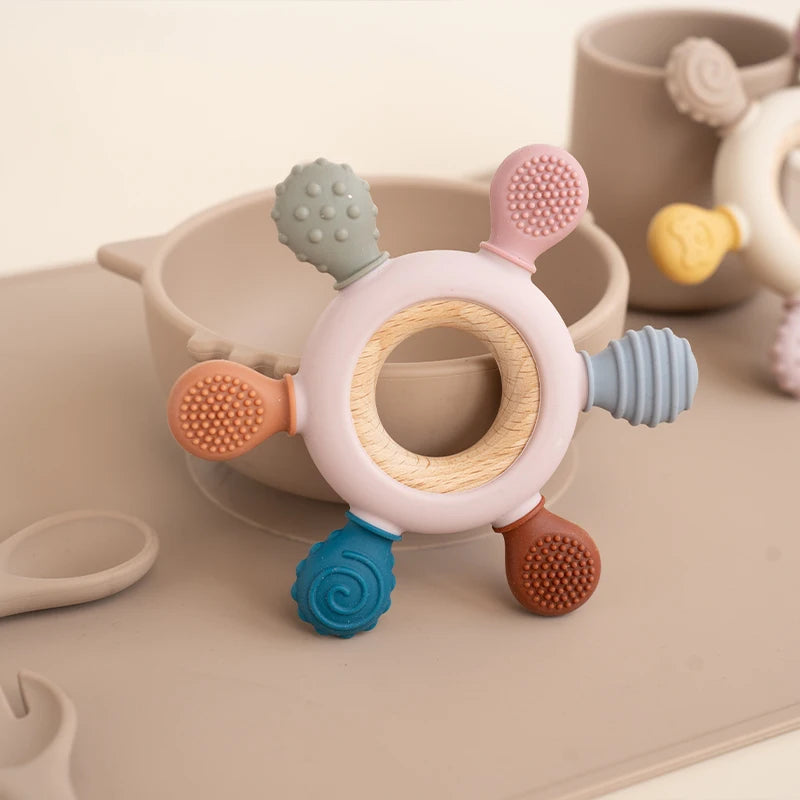 Silicone Teether with Wooden Ring – Turn Random Gnawing Into Soothing